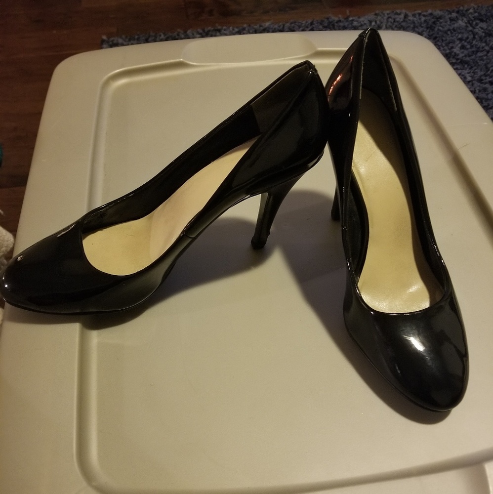 Black Pumps